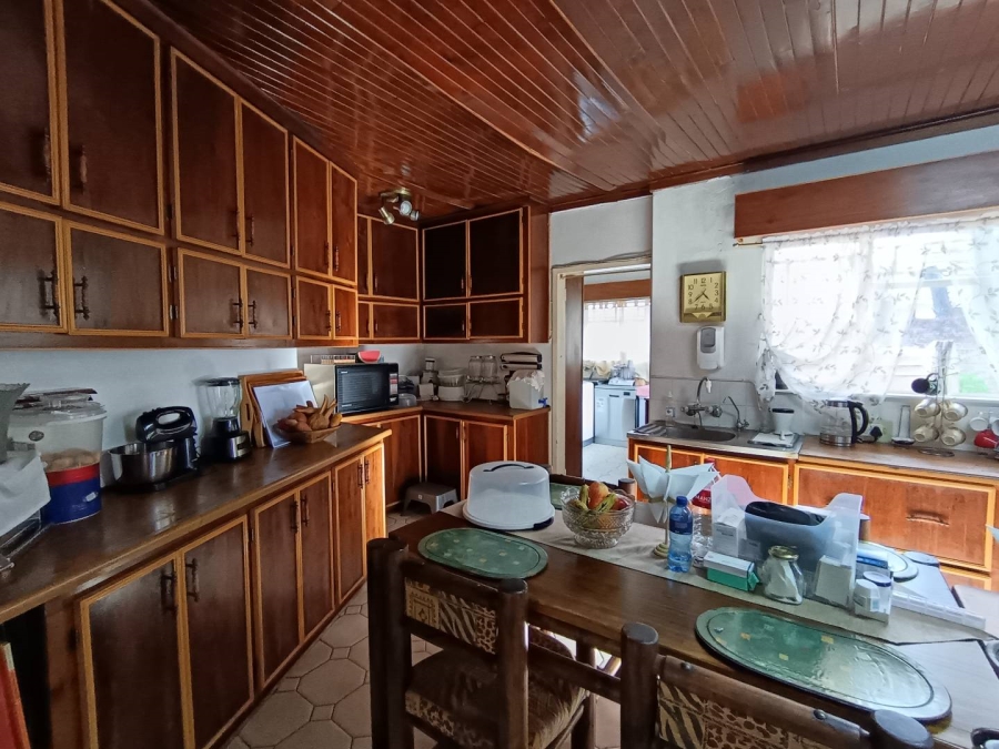 6 Bedroom Property for Sale in Heuwelsig Free State